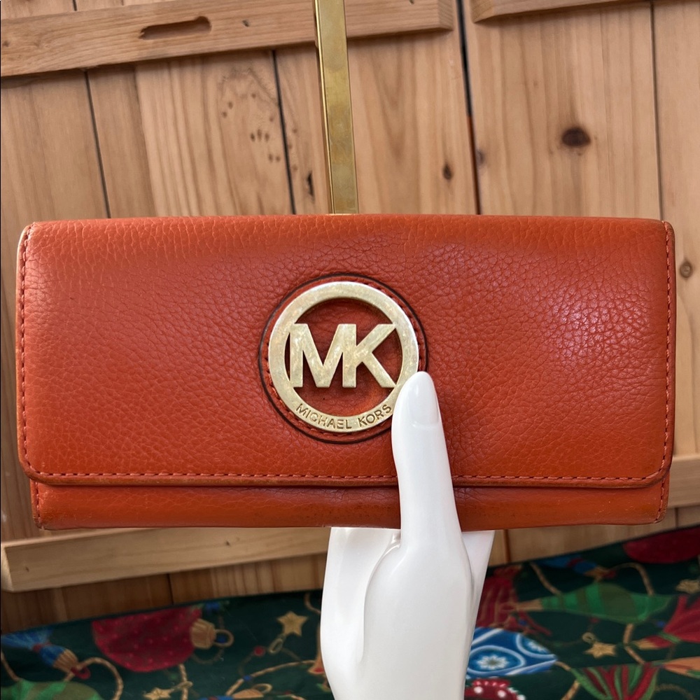 Michael Kors Fulton Orange Leather Wallet with Gold Logo - Picture 16 of 16